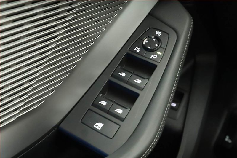BMW Řada 1 (2025) 123 xDrive - fotka 14 z 17
