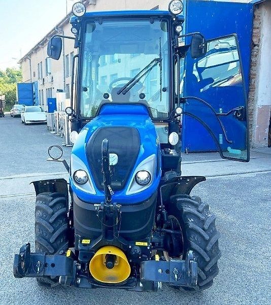 New Holland (2023) T4.100 vinice sad 4.5t - fotka 13 z 15