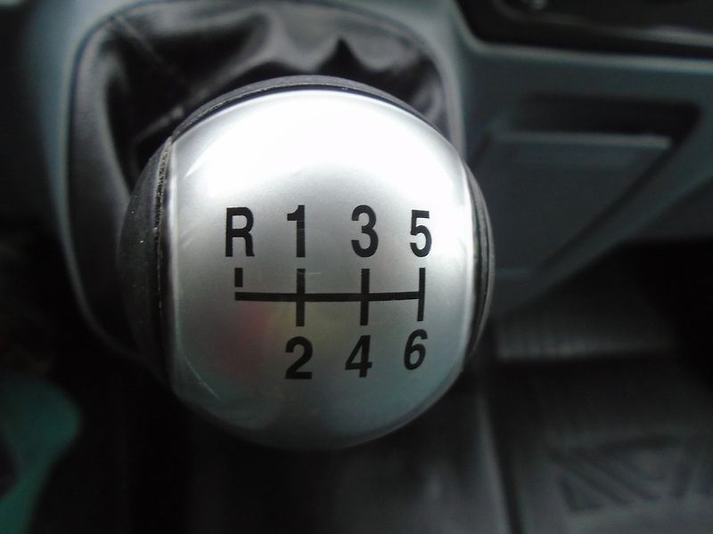 Ford Transit (2014) 2.2 TDCi L3H3 Bus 9 míst AC - fotka 23 z 30