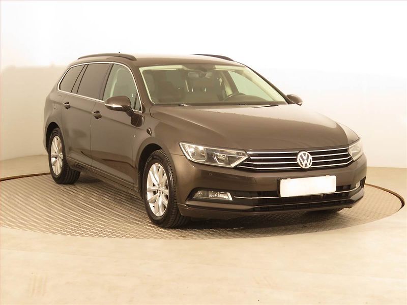Volkswagen Passat (2017) Comfortline 2.0 TDI, Navi - fotka 1 z 16