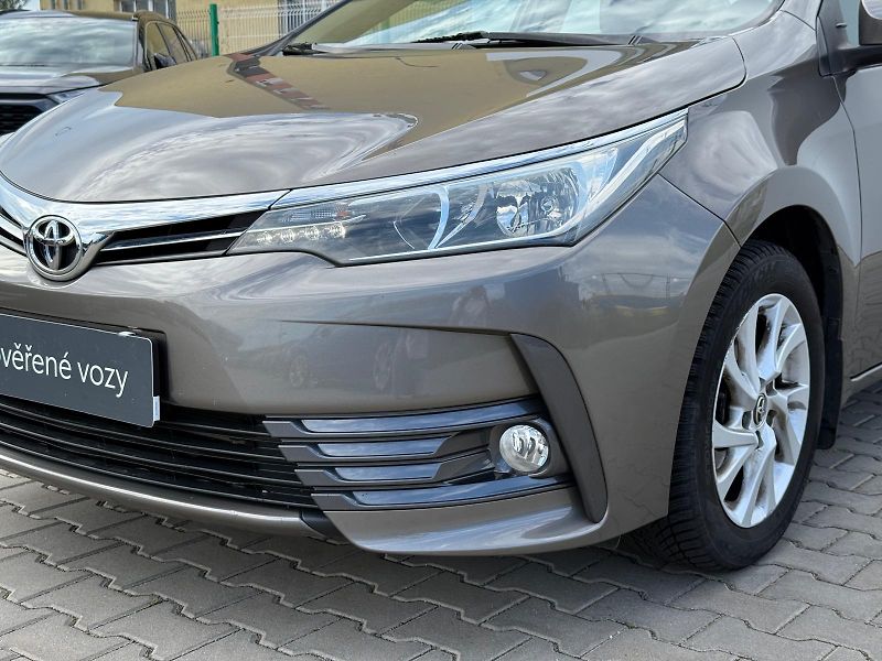 Toyota Corolla 1.6 VVT-i Active LED TREND+ - fotka 27 z 28