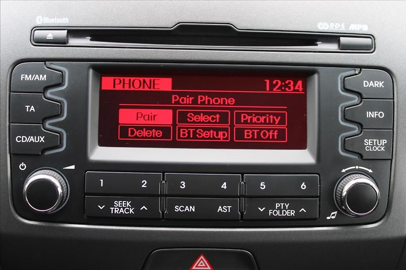Kia Sportage 2,0 CVVT  ČR,4x4,AUTOMAT - fotka 12 z 31
