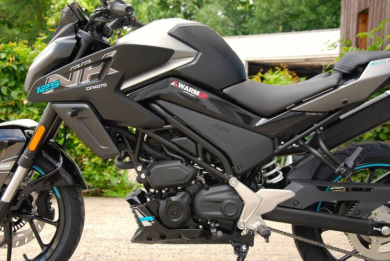 CFMOTO (2026) 125NK BLACK - fotka 15 z 25