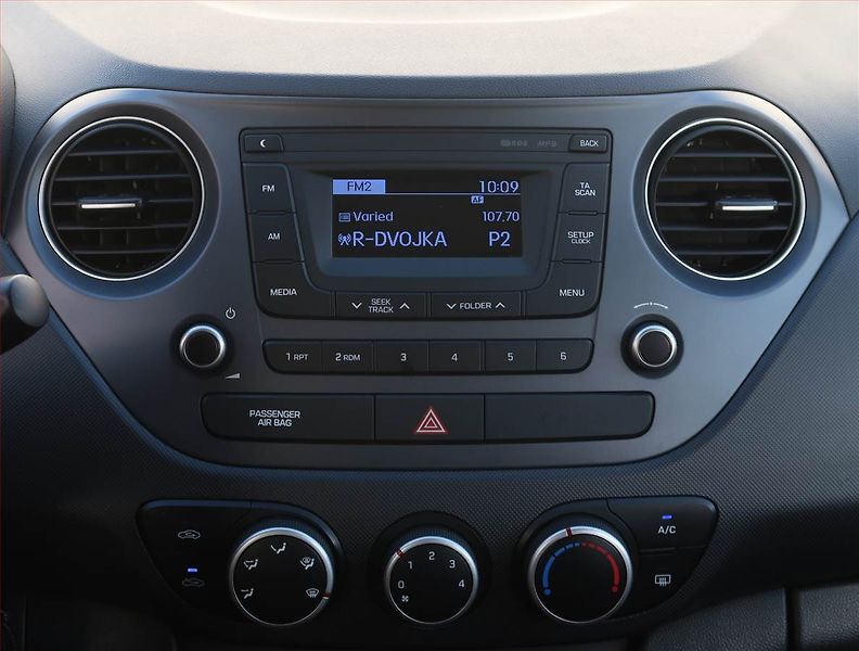 Hyundai i10 (2017) 1.0, ČR,1.maj, Serv.kniha - fotka 12 z 16