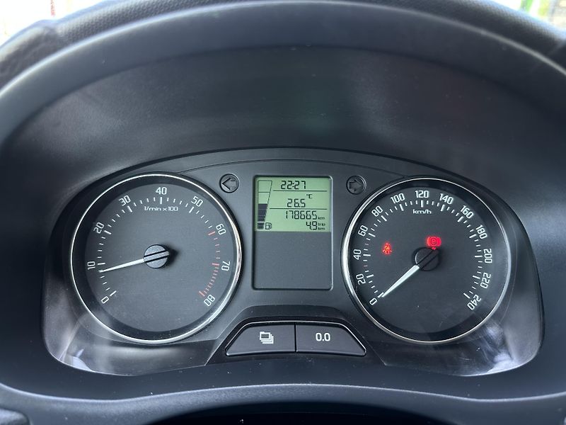 Škoda Fabia Combi 1.2 TSI Ambition  - fotka 13 z 24