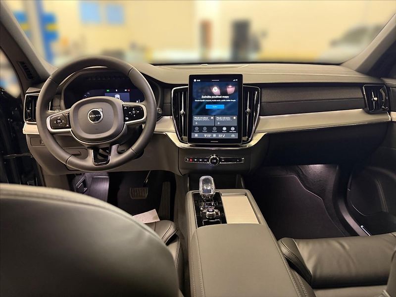 Volvo XC90 2,0  B5 Black Edition - fotka 10 z 15