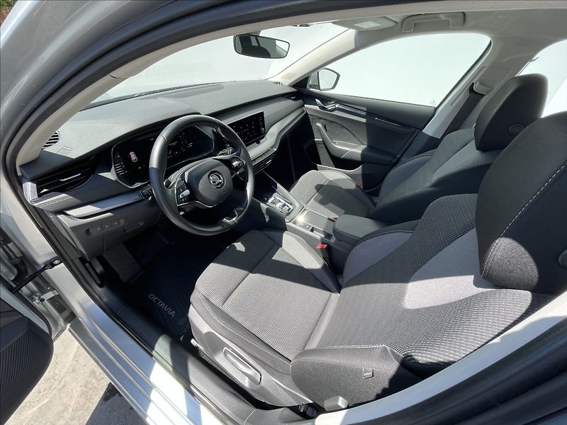 Škoda Octavia 2,0 TDI DSG 4x4 Ambi Plus TZ - fotka 5 z 23