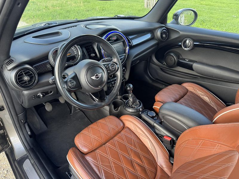 Mini Cooper S (2016) 2.0 S 1.MAJITEL.SERVIS - fotka 21 z 40