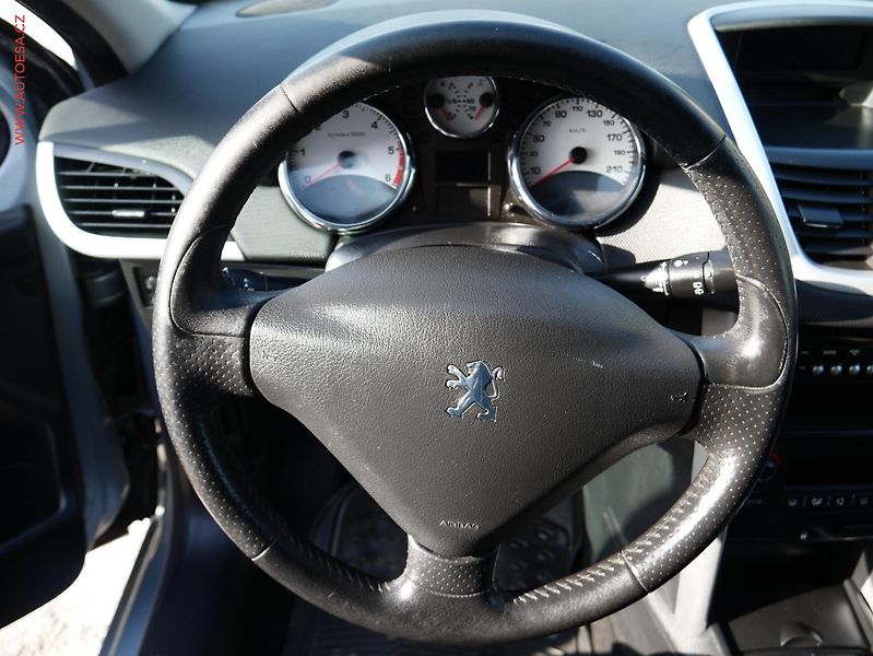 Peugeot 207 (2010) 1.6HDi - fotka 14 z 17