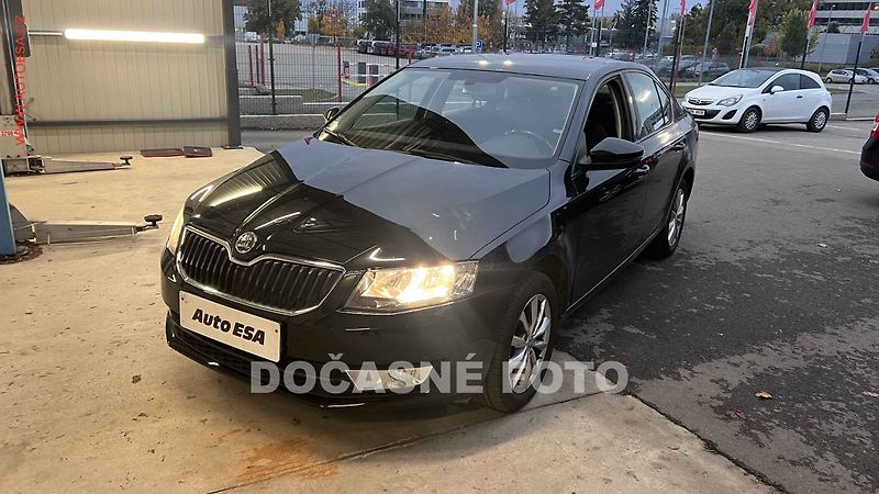 Škoda Octavia (2013) 1.6 TDi, ČR, Elegance, AT - fotka 1 z 4