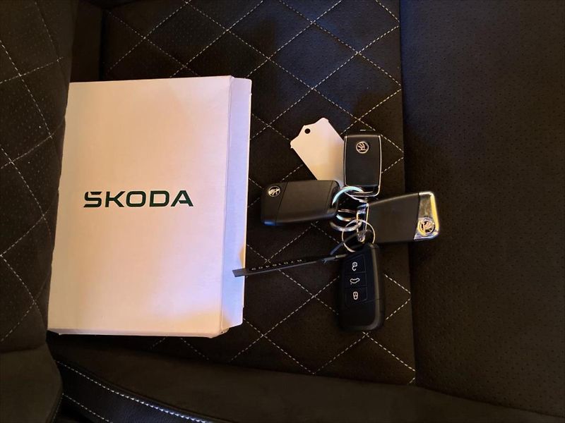 Škoda Superb 2,0 TDI TAŽNÉ WEBASTO - fotka 9 z 11