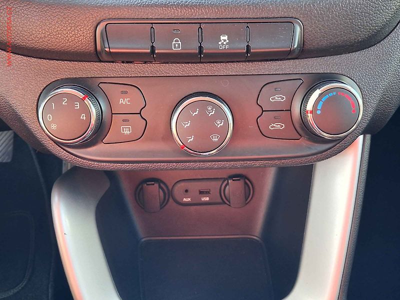 Kia Ceed (2013) 1.6GDi, 2.maj,ČR, AC, temp - fotka 14 z 19