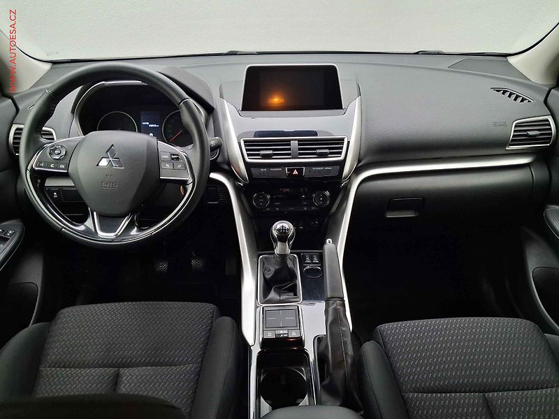 Mitsubishi Eclipse Cross (2019) 1.5T-MiVEC, TZ, kamera - fotka 8 z 15