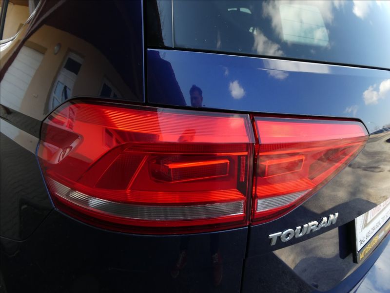 Volkswagen Touran 1,2 TSi 81kW 7.míst, NAVI - fotka 11 z 39