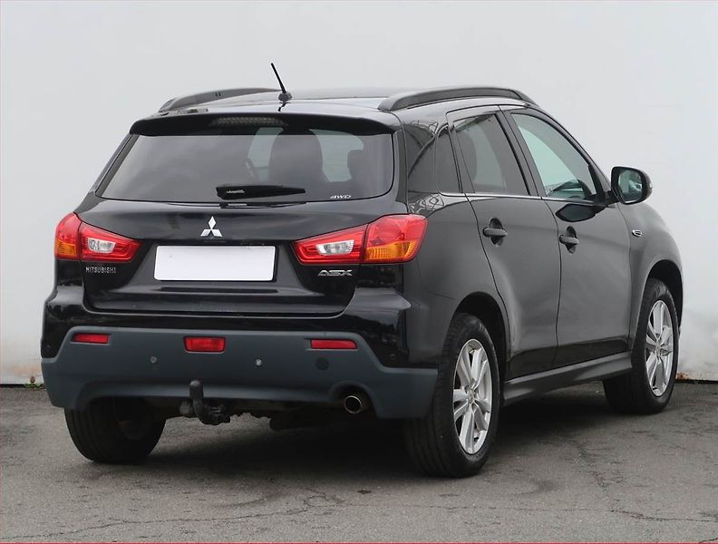 Mitsubishi ASX (2011) 1.8 DI-D MIVEC, 4X4 - fotka 5 z 18