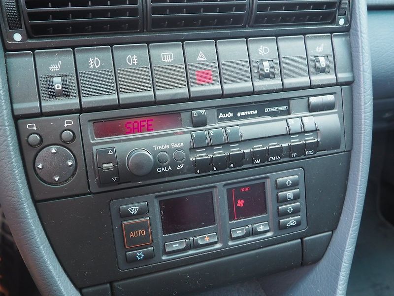 Audi A6 (1996) 1.9 TDi - fotka 25 z 34
