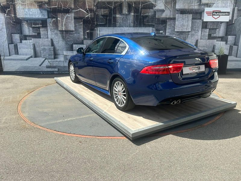 Jaguar XE (2016) 2.0D, 120KW, R SPORT - fotka 8 z 27