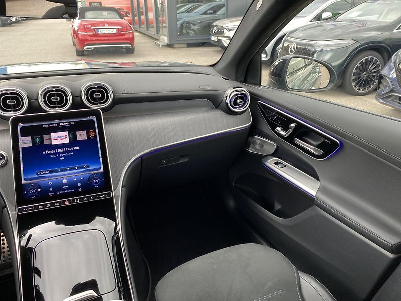 Mercedes-Benz GLC GLC 300 de 4MATIC AMG - fotka 11 z 27