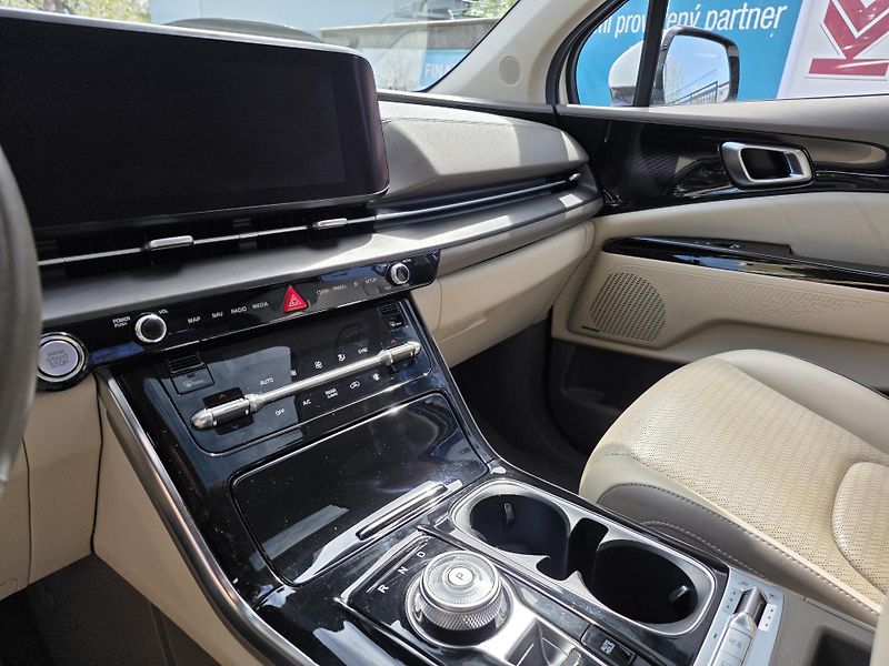 Kia Carnival 2.2-7míst-TOP VÝBAVA-2xLCD - fotka 24 z 28