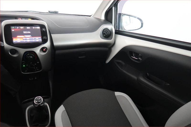 Toyota Aygo (2018) 1.0 VVT-i, Serv.kniha - fotka 8 z 18