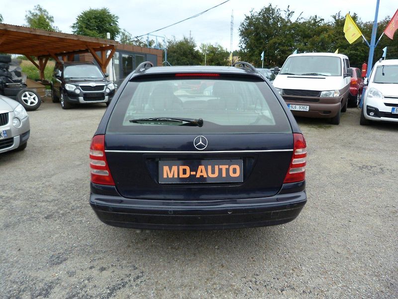 Mercedes-Benz Třídy C 200 CDI - fotka 6 z 21