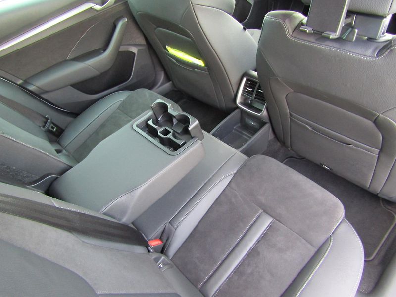 Škoda Octavia IV FL Combi Top Selection 2.0 - fotka 23 z 30