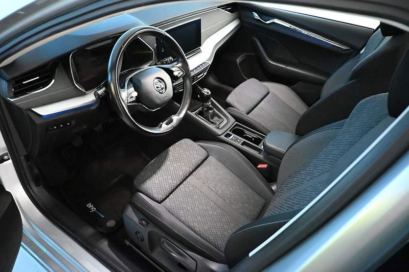 Škoda Octavia (2021) 2.0 FIRST EDITION LED Tažné Ma - fotka 10 z 33