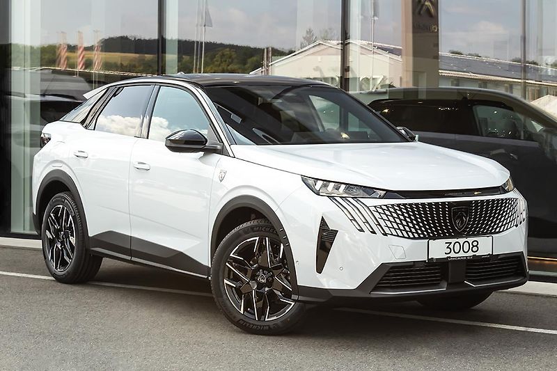 Peugeot 3008 (2026) 1,2   BUSINESS Hybrid 145 e-DC - fotka 3 z 13
