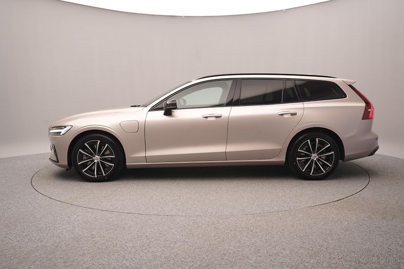 Volvo V60 (2026) T6 AWD Plug-in DARK PLUS - fotka 9 z 25