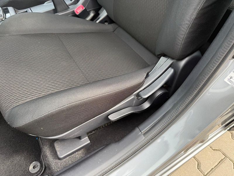 Mitsubishi Lancer 1.6i 86kW LPG - fotka 15 z 28