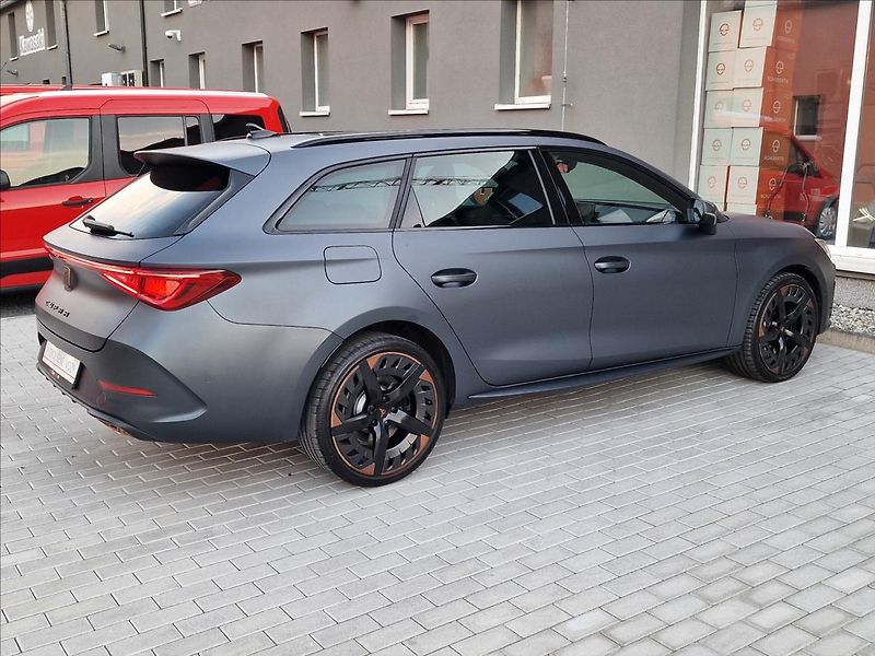 Cupra Leon 1.4TSI e-HYBRID 180kW DSG ST - fotka 11 z 50