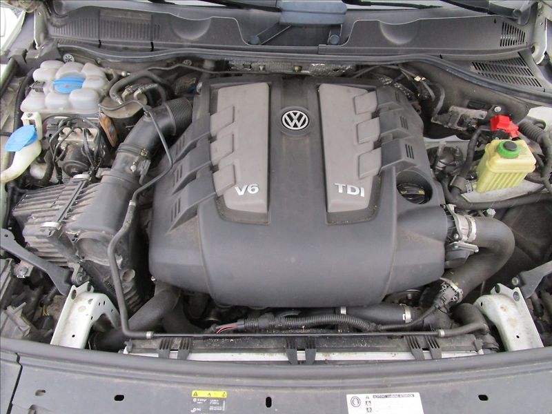 Volkswagen Touareg 3.0TDi V6  R-Line, 4x4, Bi-Xen - fotka 47 z 48