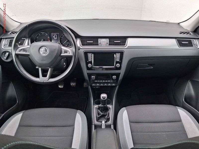 Škoda Rapid (2016) 1.2 TSi, Joy, xenon, navi - fotka 8 z 18