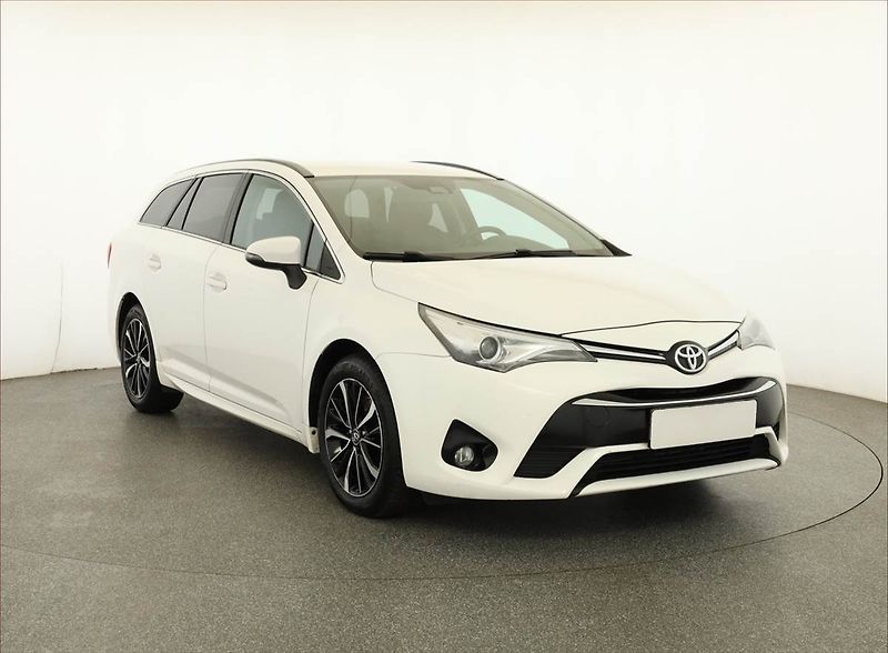 Toyota Avensis (2018) 2.0 D-4D, Tempomat - fotografie inzerátu