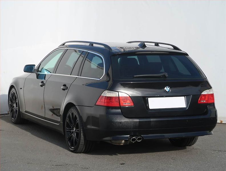 BMW Řada 5 (2007) 525d, nová STK, Tažné - fotka 4 z 22