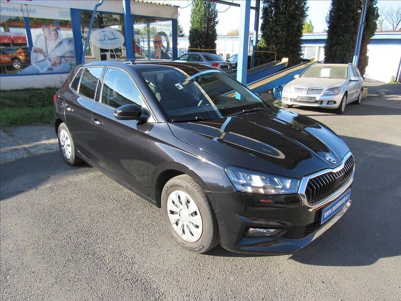 Škoda Fabia 1,0 MPi Ambition - fotka 3 z 29