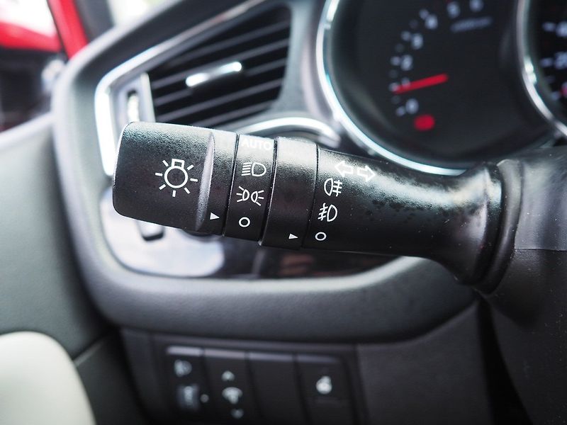 Kia Ceed (2018) 1.6 CRDi, 100 kW, 1. Maj ČR - fotka 26 z 43