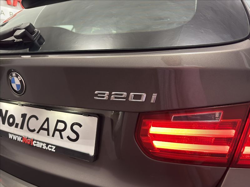 BMW Řada 3 2,0   320i 135KW BI-XEN KŮŽE T - fotka 37 z 46
