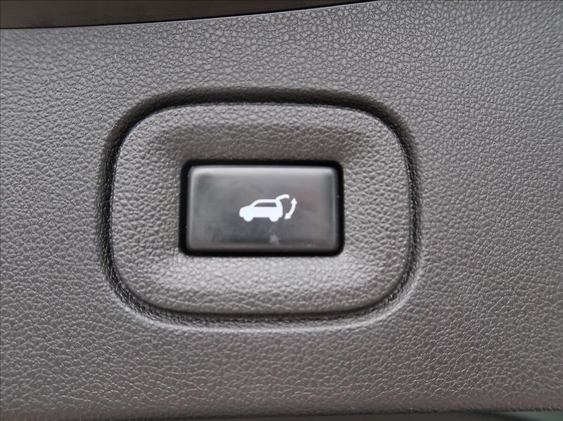 Renault Koleos 2,0 dCi,130kW,Initiale,4x4,DPH - fotka 26 z 32