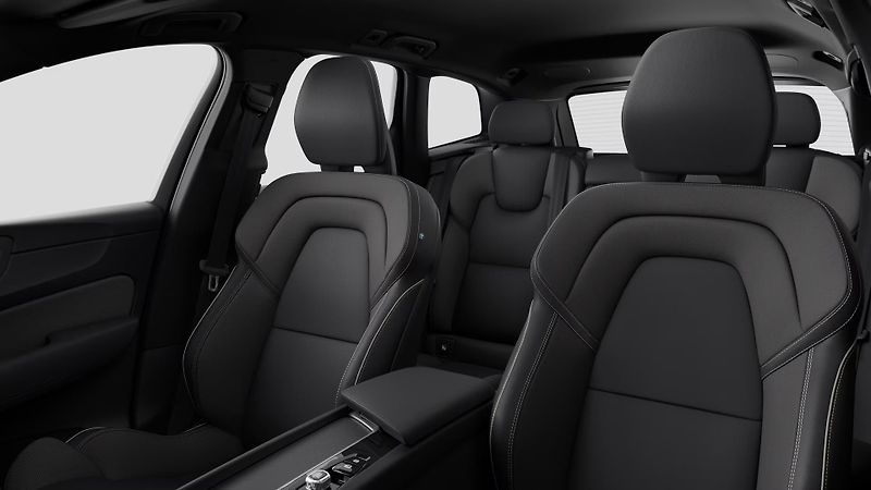 Volvo XC60 (2026) B5 AWD BLACK EDITION PLUS AUT - fotka 3 z 15