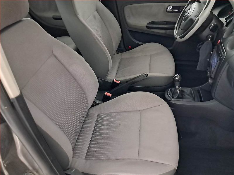 Seat Ibiza (2003) 1.4 16V, po STK, zamluveno - fotka 9 z 16