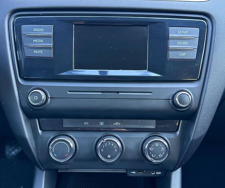 Škoda Octavia (2014)  III COMBI 1.6 TDI 2014 77KW - fotka 16 z 23