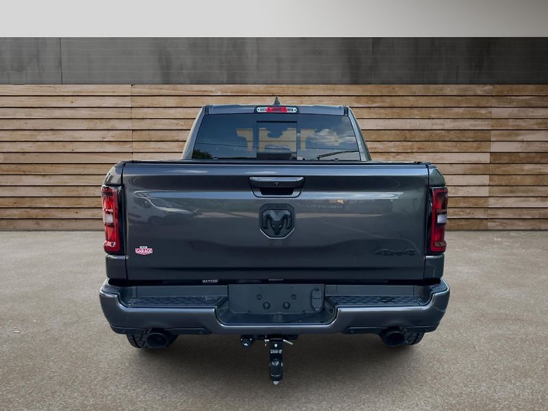 Dodge RAM (2020) +HEMI+OFFROAD PAKET+LOOK26+ - fotka 4 z 23