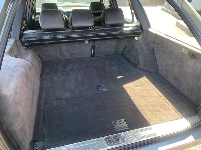 Mercedes-Benz 124 TOURING 300 DIESEL 136 PS - fotka 16 z 19