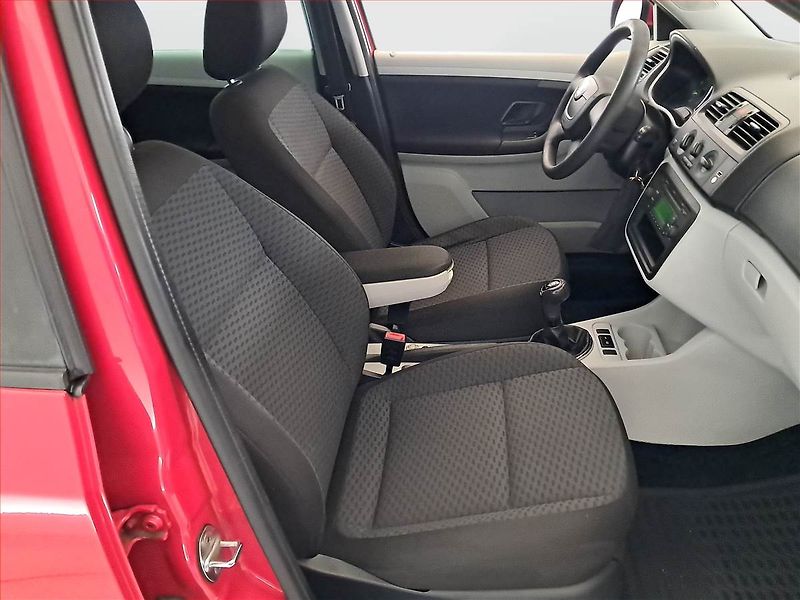 Škoda Fabia (2012) 1.2 TSI, Tempomat - fotka 9 z 14