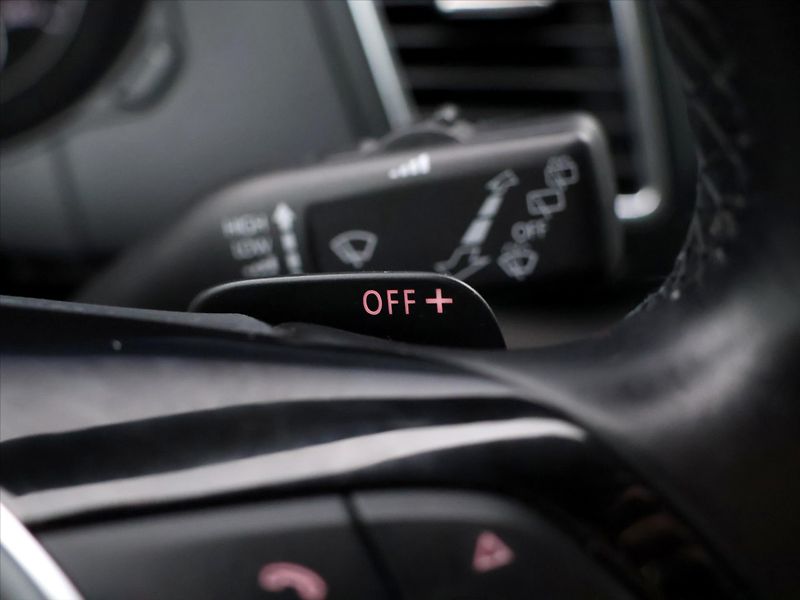 Volkswagen Sharan 2,0 TDI 135kW Comfortline DSG - fotka 22 z 39
