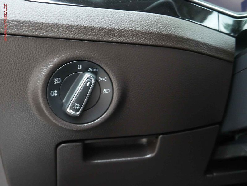 Škoda Superb (2019) 2.0 TDi 4x4, ČR, DSG, kůže - fotka 17 z 20