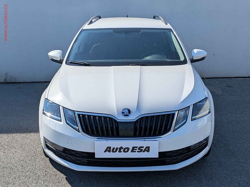 Škoda Octavia (2019) 2.0 TDi, Soleil, DSG - fotka 2 z 23