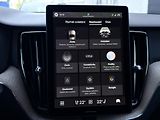 Volvo XC60 B5 AWD PLUS DARK // REZERVACE  - náhled 32