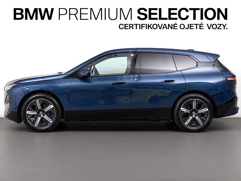 BMW iX xDrive40 - fotka 3 z 22